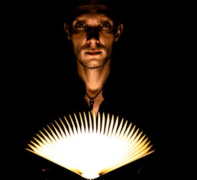 Magisk bog med lysende effekter